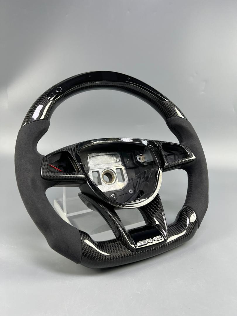 Volante de Carbono para Mercedes Clase A – Alcántara y Display